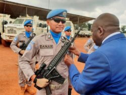 Dua Anggota Satgas Garuda Bhayangkara Asal Polresta Malang Raih Medale Parade Cemerony dari PBB