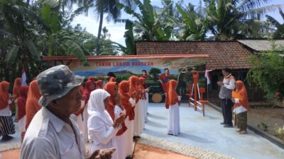 Hikmat dan Meriah, Rumah Zakat Selenggarakan Upacara dan Lomba Dalam Rangka HUT RI Ke 77 di Taman Lansia Barokah Bondowoso