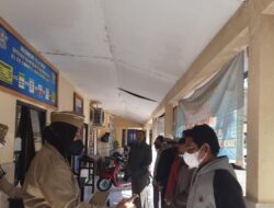 Pelayanan SKUKP Regident SIM Ditlantas Polda Jatim di Satpas Polres Bondowoso Memakai Pakaian Momentum Pejuang