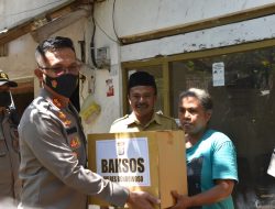 Kapolres Bondowoso Melakukan kegiatan Baksos Guna Membantu Keluarga Korban Kecelakaan yang Meninggal Dunia