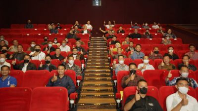 Kapolda Jatim Irjen Pol Nico Afinta Mengajak Seluruh Jajaran Pejabat Utama Nobar Sayap-sayap Patah