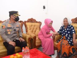 Menindak Lanjuti Pelaksanaan program (KANDANI) Polres Lamongan Menggelar Kegiatan Bedah Rumah Mbok Inah
