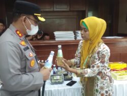 Dampingi Kunker Mentri Parekraf, Kapolres Dumai Borong Produk UMKM Lokal