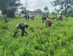 Satgas Yonif Raider 514/SY/9/2 Kostrad, Menggelar Aksi Jum’at Bersih Bersama Warga