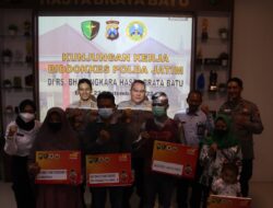 Kabiddokkes Polda Jatim Berikan Progam Kartu Bhayangkara Prioritas dan Home Visite Pasien