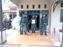 Danramil Cermee Pimpin Upacara Pemakaman Militer Anggota Veteran