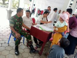Babinsa Kota Kulon Berikan Rasa Aman Pada Penerima Bantuan BLT-DD