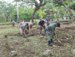 Karya Bhakti Pembersihan Pemakaman Umum, Dilakukan Babinsa Bersama Warga Binaannya