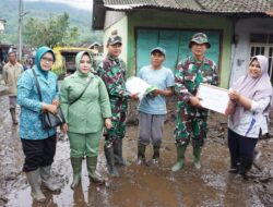 Persit KCK Cabang XXXVI Kodim 0822 Bondowoso, Berikan Bantuan Kepada Korban Banjir Ijen