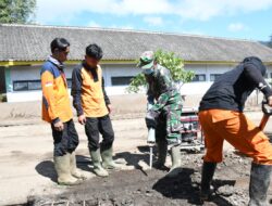 Dandim 0822 Bondowoso Tinjau Pembongkaran Jembatan Akses Rumah Warga