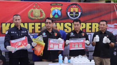 Satresnarkoba Polres Kediri Berhasil Mengamankan Dua Tersangka Pengedar Ratusan Ribu Pil Dobel L