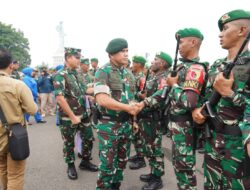 Pangdivif 2 Kostrad Malang Hadiri Upacara Pemberangkatan Satgas Pamtas Prov. Papua