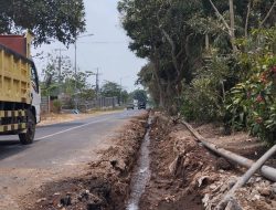 Infrastruktur Pelebaran Jalan Gardu Atak – Sukorejo Bondowoso, Warga Darurat Air Bersih