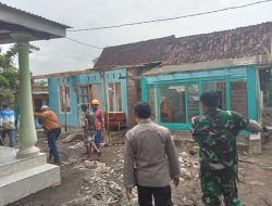 Hujan deras disertai angin rusak atap rumah puluhan warga Dusun Campoan, Desa Cindogo Bondowoso