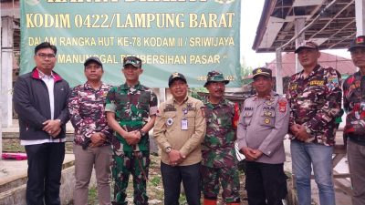 Perkuat Sinergitas Dandim 0422/LB Pimpin Kegiatan Karya Bhakti TNI Manunggal Di Pasar Senin Pajar Bulan