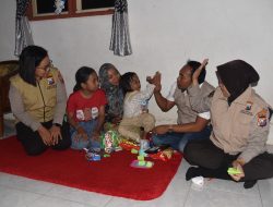 Tim konselor Polres Bondowoso lakukan pendampingan pada korban tenggelam di kolam Navara