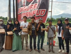 Tim relawan beragam Jatim, berbagi Snack box di Bondowoso