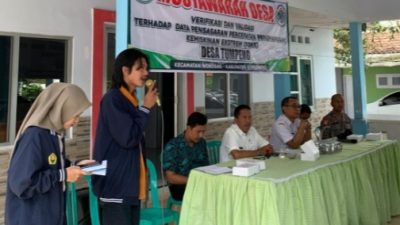 Mahasiswa KKN UNEJ Edukasi Pernikahan Dini di Acara Musdes Desa Tumpeng, Kecamatan Wonosari