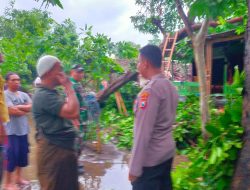 Polsek Prajekan gerak cepat cek rumah warga korban puting beliung