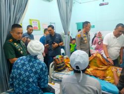 Respon cepat, Dandim 0822 Bondowoso pada korban puting beliung di Desa Walidono Prajekan