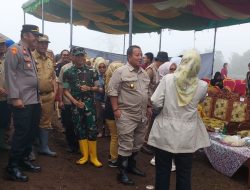 Dandim 0422 Lampung Barat bersama Pj.Bupati dampingi Gubernur Lampung, Panen Kopi Arabica