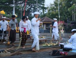 Umat Hindu di Bondowoso Datangi Mako Yonif 514/SY