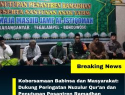 Suasana Keakraban terlihat antara Babinsa Karang Anyar dan masyarakat pada kegiatan Nuzulul Qur’an
