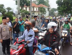 Polres Bondowoso Berbagi Takjil di Bulan Ramadhan