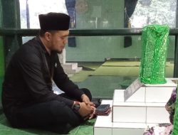 Sebelum Mendaftar Ke PDIP Bondowoso, Cak Fauzi Takziah ke Makam Ki Ringgo