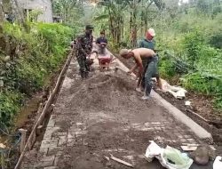 Selalu Bersama Rakyat, Kopka Ringgo “Babinsa Siap Membantu Rakyat”