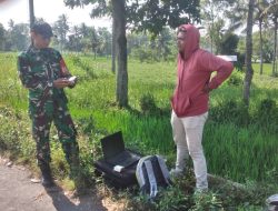 Gunakan Teknologi Drone, Babinsa 0822/07 Maesan Dampingi Petugas PTSL