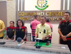 Kejari Dumai Jebloskan Dua Orang Tersangka Korupsi Jaringan Internet ke Tahanan