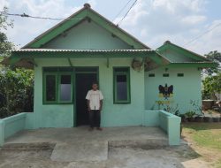 RTLH Rampung 100 %, Pak Soihirin Tersenyum, Satgas TMMD 120 Kodim 0422/LB Ikut Bahagia