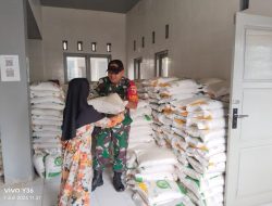 Babinsa Gunosari Dampingi Penyaluran Bapang, Kades Ucapkan Terimakasih