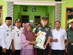 Dandim 0822 Hadiri Penyaluran Hanpangan di Desa Bajuran