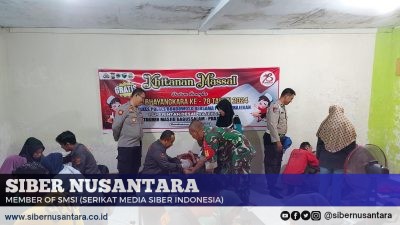 Babinsa Koramil 0822/14 Prajekan Dampingi Baksos Khitanan Massal Peringatan HUT Bhayangkara Ke-78