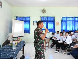 Kasdim 0822 Berikan Wasbang Kepada Pelajar SMA Muhammadiyah