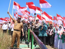Polres Bondowoso Mengibarkan Bendera Merah Putih di Kawah Wurung