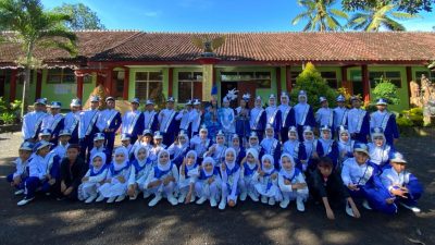 Riang Gembira, Tim Drumband SDN 1 Kalitapen Bondowoso Raih Juara 2 Display Non Bras dan Juara 3 Mayoret