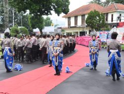 Tarian Blue Fire Sambut Kedatangan Kapolres Bondowoso Baru