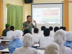 Usai Pimpin Upacara, Dandim 0422/LB Berikan Sosialisasi di SMK Negeri 1 Krui