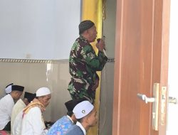 Padatnya Kegiatan TMMD Ke-123, Letda Inf Saiful Jadi Muadzin Shalat Jum’at Bersama Warga Trotosari