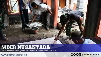 H+7 Satgas TMMD Bondowoso Bersama Warga Mulai Pasang Keramik Mushola