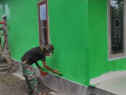 Mushollah Hampir Rampung, Satgas TMMD 123 Bersama Warga Lakukan Pengecatan