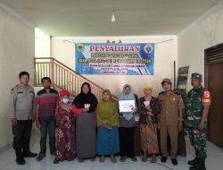 Babinsa Karang Anyar, Kec Klabang Dampingi Penyaluran BLT DD