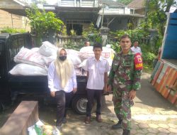 Babinsa Kawal Penyaluran Ribuan Kg Benih Padi Inpari 32 di Kec Wringin