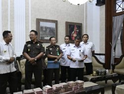 Puluhan Kades Kembalikan DD T.A 2021-2023. Kajari Bondowoso “Hasil Temuan APIP, Ada 7 M Yang dikembalikan Baru 5 M”