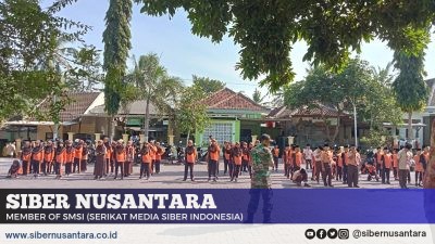 TNI Masuk Pesantren : Babinsa Tapen Didik Santri Cinta Tanah Air Lewat PBB