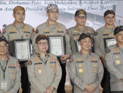 Bidang Humas Polda Jatim Terima 3 Penghargaan dari Divisi Humas Polri
