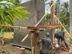 Pembangunan Pos Kamling Capai 33 %, Kolaborasi TMMD ke-124 Kodim 0422/LB Bersama Warga